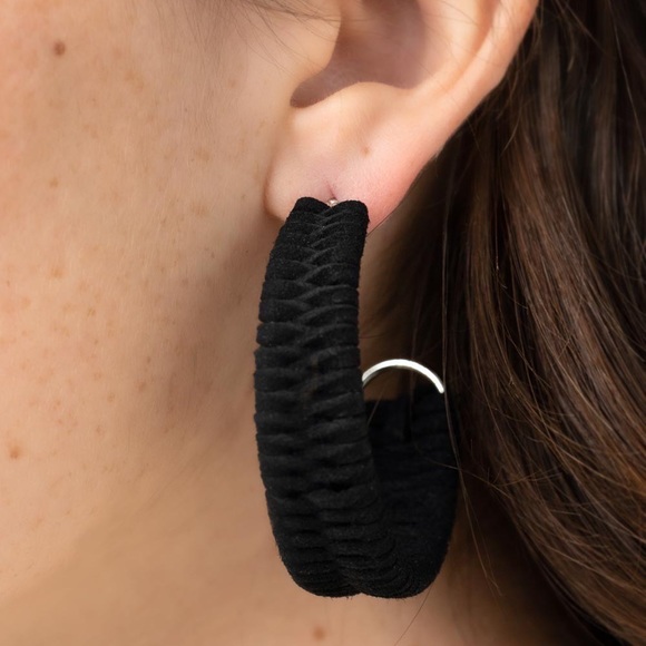 Rural Guru - Black earrings